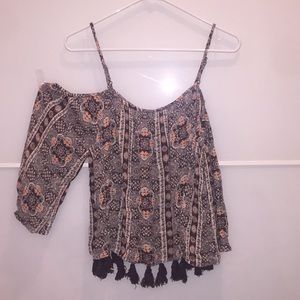 Cold shoulder American Eagle top